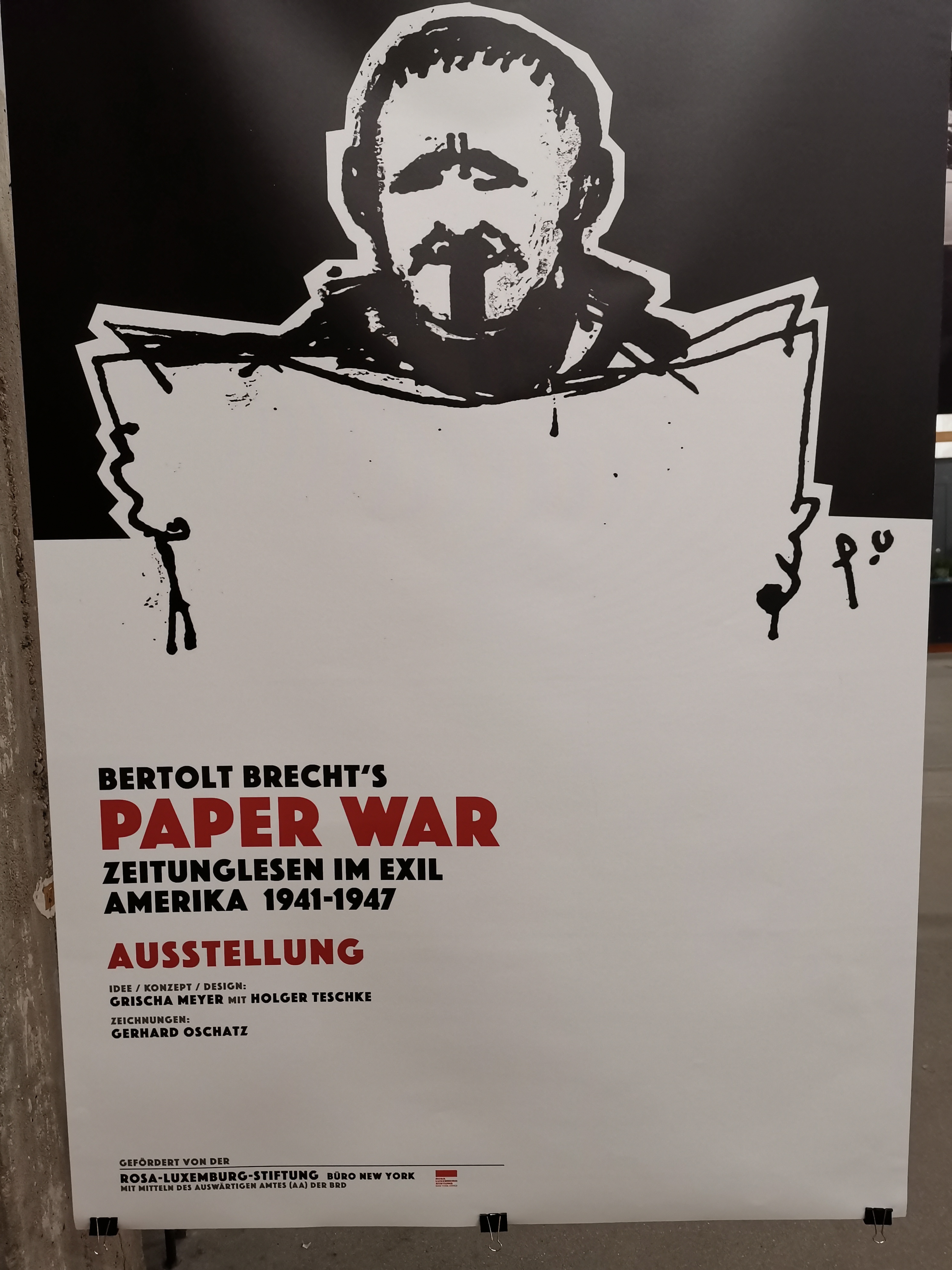 Bertolt Brecht's Paper War / Brechts 